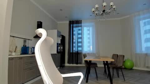 Snapshot of fox_beauty chatting on 11.27.25 Kira online show from 11.27.25