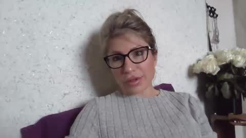 fox_red_lady7 online show from 02.01.26