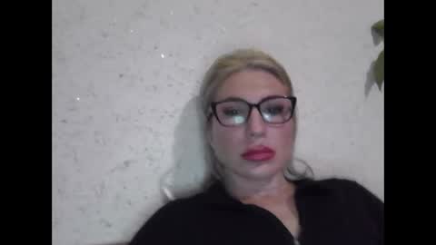 fox_red_lady7 online show from 04.19.26