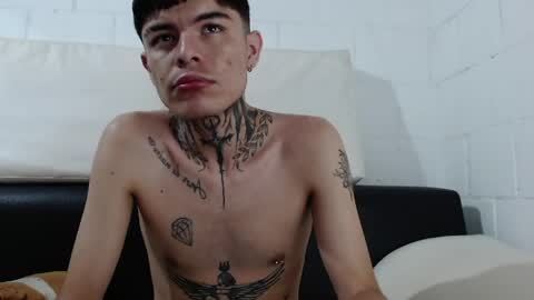 Snapshot of foxbadboy chatting on 05.28.26 foxbadboy online show from 05.28.26