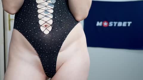 CUSTOM PHOTOS AND VIDEOS -  online show from 01.10.25