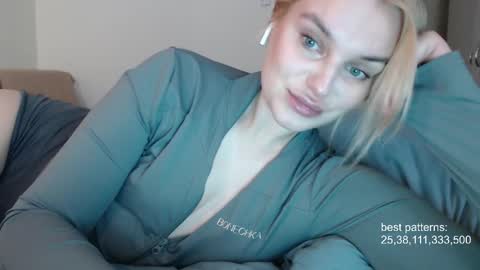 Snapshot of foxfrromearth chatting on 09.22.25 i am your baby Alien online show from 09.22.25