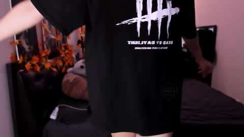 Snapshot of foxicfu chatting on 11.15.25 Foxicfu online show from 11.15.25