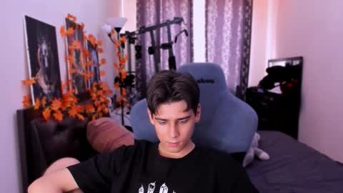 Snapshot of foxicfu chatting on 11.16.25 Foxicfu online show from 11.16.25