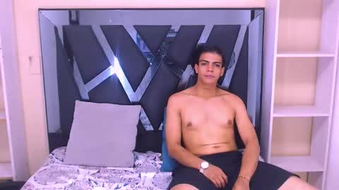 Snapshot of foxter_ chatting on 12.05.25 Foxter online show from 12.05.25