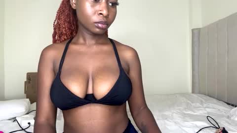 Snapshot of foxy_fanala chatting on 03.08.25 Fanala online show from 03.08.25