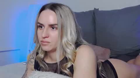 Foxy Kimmi online show from 12.17.25