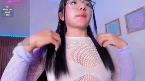 Snapshot of foxy_kylie chatting on 11.29.25 foxy_kylie online show from 11.29.25