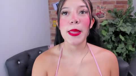 Snapshot of foxy_loren chatting on 06.10.26 Loren online show from 06.10.26