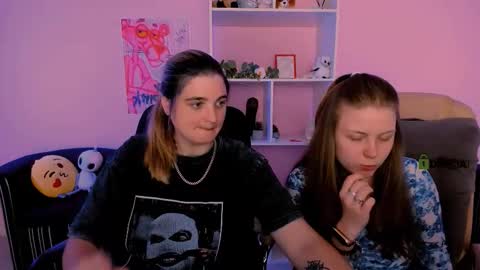 Snapshot of foxy_tease_ chatting on 09.19.25 foxy_tease_ online show from 09.19.25