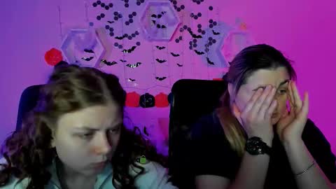 Snapshot of foxy_tease_ chatting on 10.28.25 foxy_tease_ online show from 10.28.25