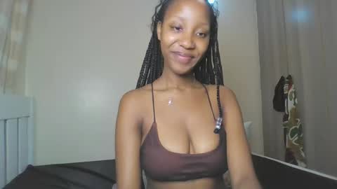 Snapshot of foxyatmidnite chatting on 05.29.26 foxyatmidnite online show from 05.29.26