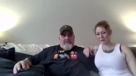 Snapshot of foxyfang chatting on 01.10.25 foxyfang online show from 01.10.25