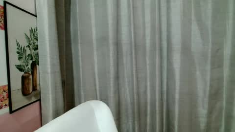 Snapshot of foxylicious_danielax chatting on 06.29.26 Daniela online show from 06.29.26