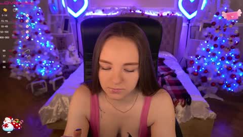 Snapshot of foxyshyyy chatting on 12.25.24 Inna online show from 12.25.24