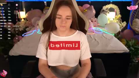 Snapshot of foxyshyyy chatting on 07.18.26 Inna online show from 07.18.26