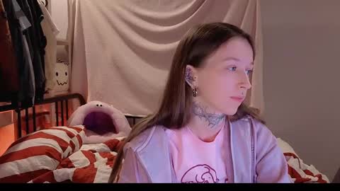 Snapshot of fran_bow chatting on 04.29.26 fran_bow online show from 04.29.26