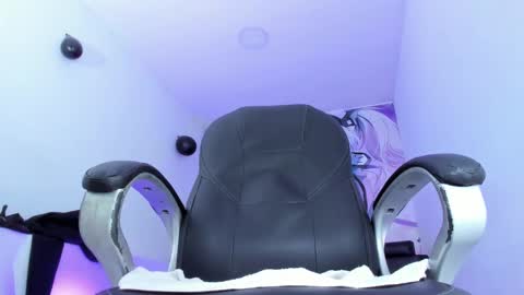 Snapshot of fran_boy_ chatting on 02.20.25 Fran online show from 02.20.25