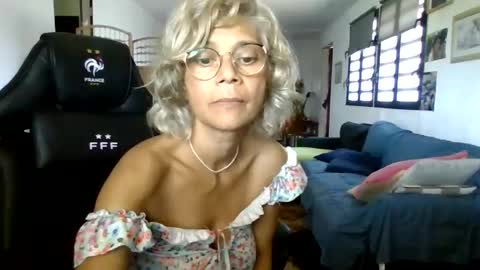 francelune online show from 01.26.25