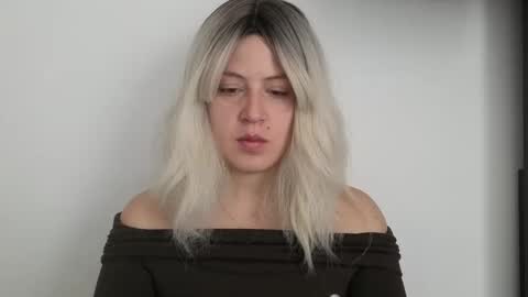 Francesca online show from 11.05.25