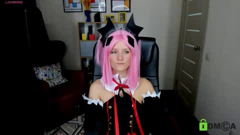 Snapshot of francescacollins chatting on 10.26.25 Fran online show from 10.26.25