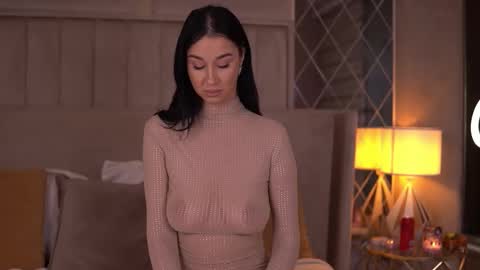 Snapshot of francescadante chatting on 11.21.25 francescadante online show from 11.21.25