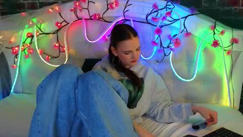 Marybrown eye Katy gray eye online show from 03.15.26