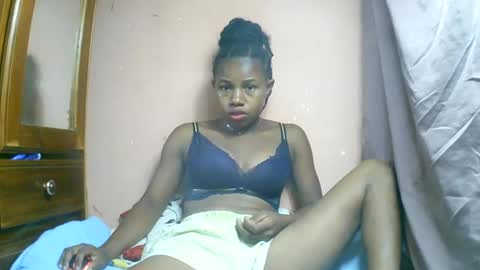 Snapshot of franciefrancie chatting on 03.03.25 francilla online show from 03.03.25