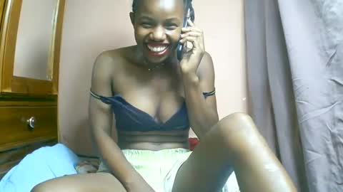 Snapshot of franciefrancie chatting on 03.03.25 francilla online show from 03.03.25