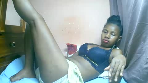 Snapshot of franciefrancie chatting on 03.03.25 francilla online show from 03.03.25