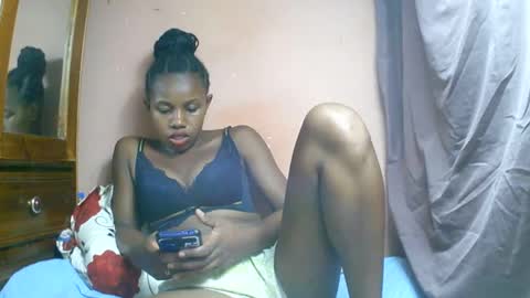 Snapshot of franciefrancie chatting on 03.03.25 francilla online show from 03.03.25