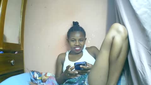 Snapshot of franciefrancie chatting on 03.05.25 francilla online show from 03.05.25