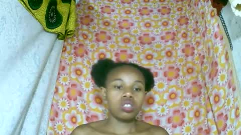 Snapshot of franciefrancie chatting on 10.29.25 francilla online show from 10.29.25