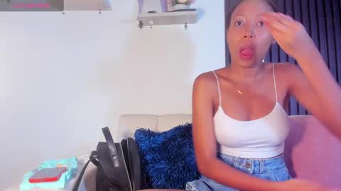 Snapshot of francis_leams chatting on 10.05.25 Laura online show from 10.05.25