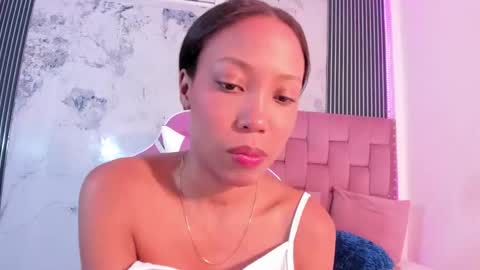 Snapshot of francis_leams chatting on 11.22.25 Laura online show from 11.22.25