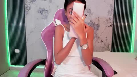 Laura online show from 02.12.26