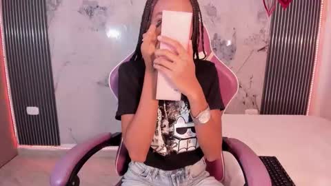 Laura online show from 02.21.26