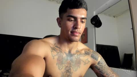 Snapshot of franco_ruiz_ chatting on 02.15.25 franco online show from 02.15.25