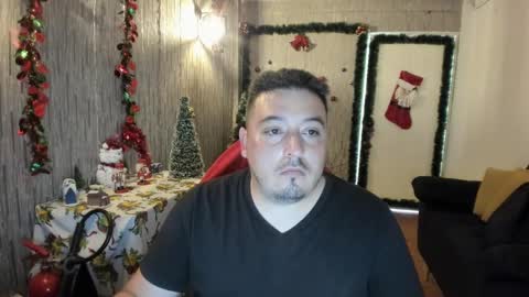 Snapshot of francoisroy chatting on 12.02.24 Juan online show from 12.02.24