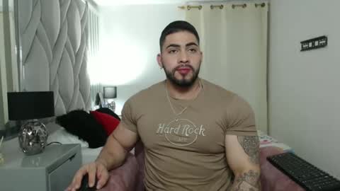 Snapshot of frank_foxx1 chatting on 10.23.25 frank_foxx1 online show from 10.23.25