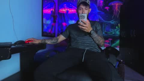 frankdanielsmolano online show from 04.12.26