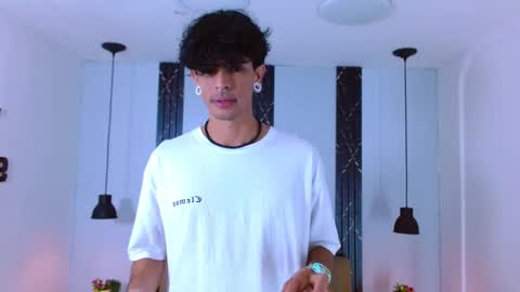 Snapshot of franvill_trato chatting on 09.25.25 Franvill trato online show from 09.25.25