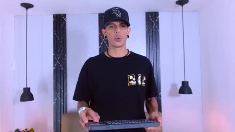 Snapshot of franvill_trato chatting on 09.29.25 Franvill trato online show from 09.29.25