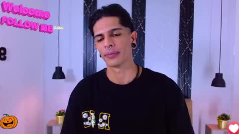 Snapshot of franvill_trato chatting on 10.11.25 Franvill trato online show from 10.11.25