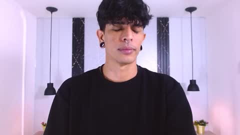 Snapshot of franvill_trato chatting on 10.27.25 Franvill trato online show from 10.27.25