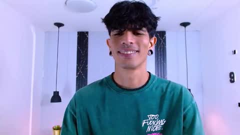 Snapshot of franvill_trato chatting on 10.30.25 Franvill trato online show from 10.30.25