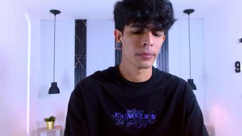 Snapshot of franvill_trato chatting on 11.03.25 Franvill trato online show from 11.03.25