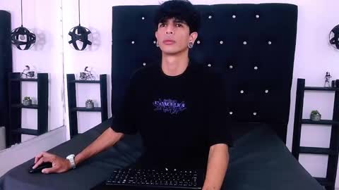 Snapshot of franvill_trato chatting on 11.07.25 Franvill trato online show from 11.07.25