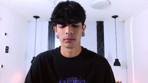 Snapshot of franvill_trato chatting on 11.13.25 Franvill trato online show from 11.13.25