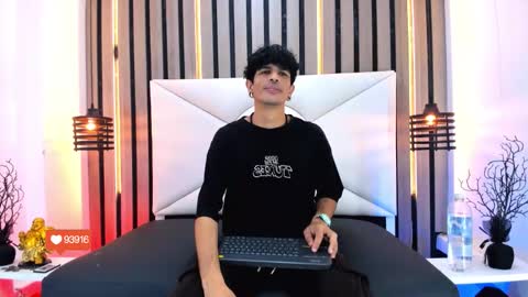 Snapshot of franvill_trato chatting on 11.27.25 Franvill trato online show from 11.27.25